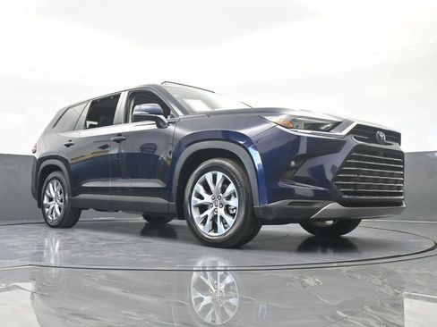 Used 2025 Toyota Grand Highlander AWD Hybrid image 68