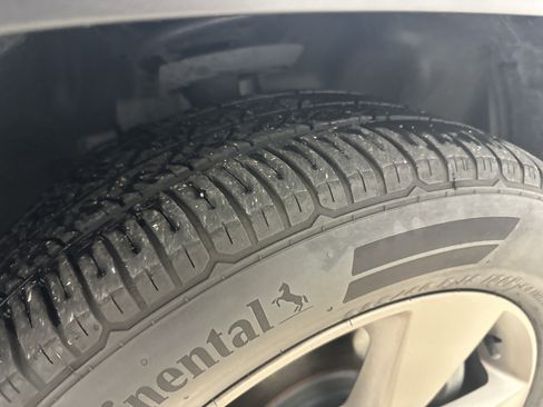 Used 2016 Jeep Cherokee 75th Anniversary image 12