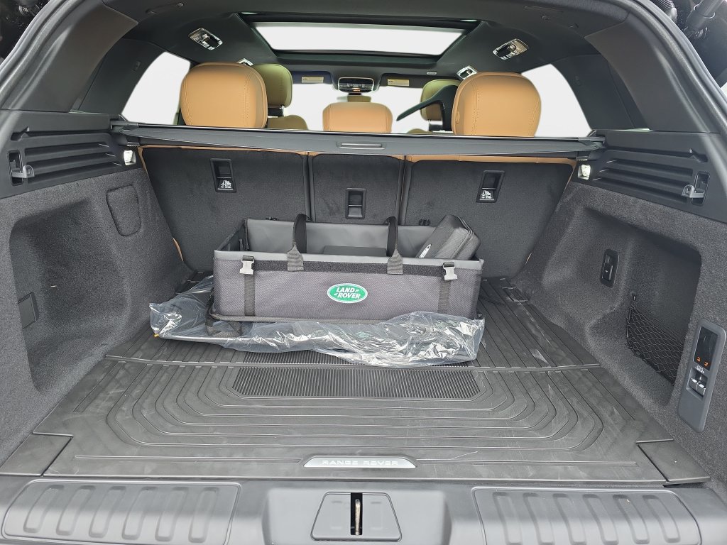 New 2027 Land Rover Range Rover Sport SE AWD/4WD image 10