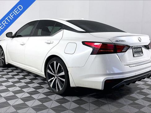 Used 2021 Nissan Altima 2.5 SR w/ SR Premium Package FWD image 2