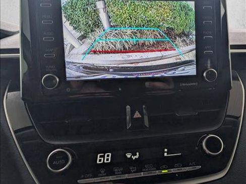 Used 2021 Toyota Corolla LE image 15