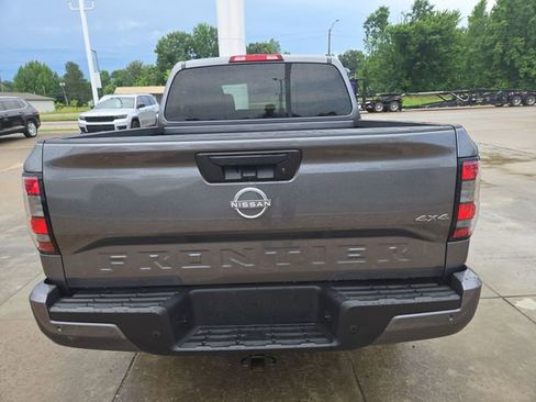 Used 2025 Nissan Frontier SV AWD/4WD image 4