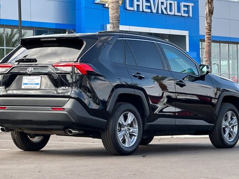 Used 2022 Toyota RAV4 XLE w/ Convenience Package image 4