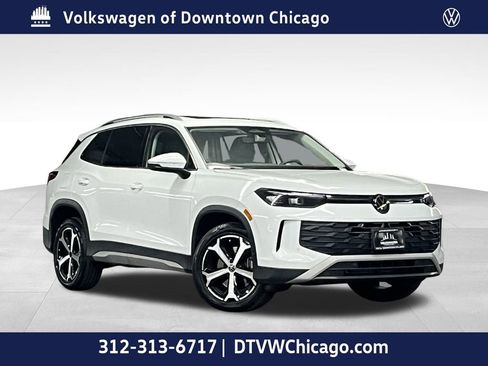 New 2025 Volkswagen Tiguan SE image 1