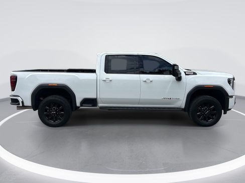Used 2024 GMC Sierra 2500 AT4 w/ AT4 Premium Plus Package AWD/4WD image 9