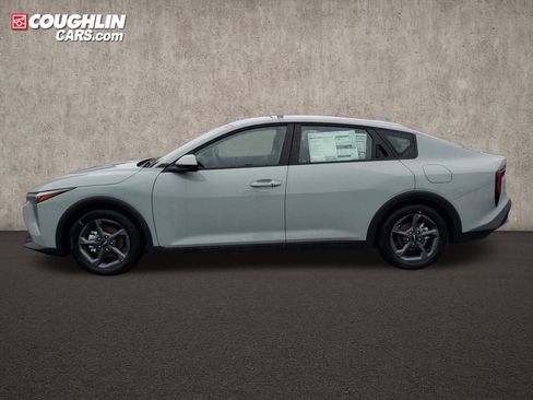 New 2025 Kia K4 LXS image 4