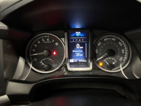 Used 2022 Toyota Tacoma TRD Off-Road image 13