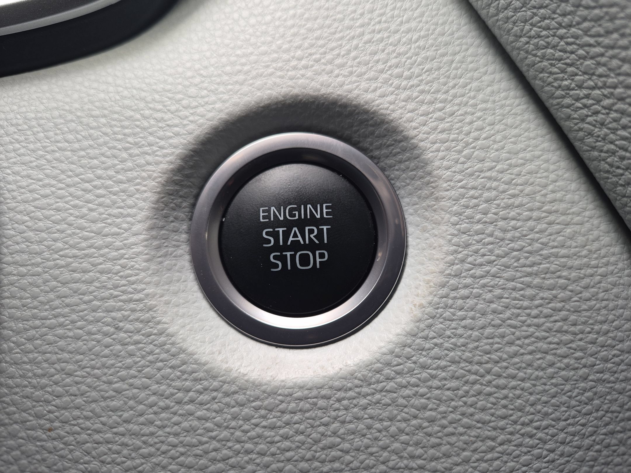 Used 2024 Toyota Corolla SE w/ SE Package FWD image 16