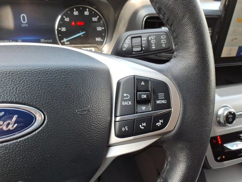 Used 2024 Ford Explorer XLT w/ Equipment Group 202A AWD/4WD image 22