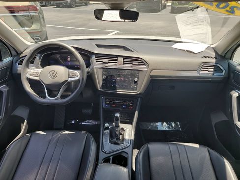 Used 2023 Volkswagen Tiguan SE FWD image 13