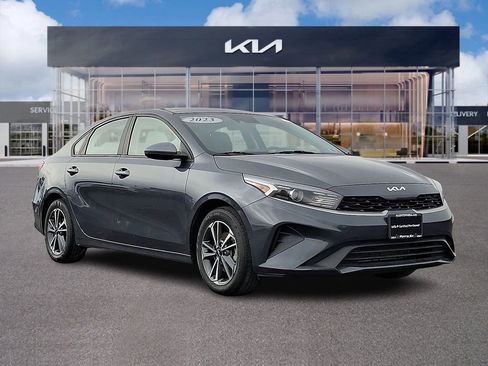 Certified 2023 Kia Forte LXS image 1