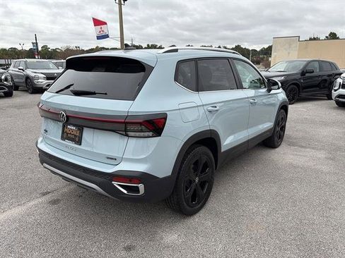 New 2025 Volkswagen Taos SEL image 6
