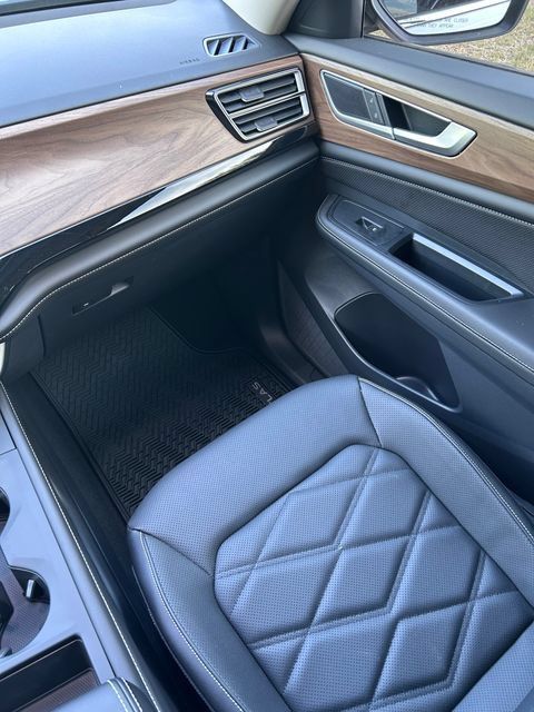 New 2026 Volkswagen Atlas SE FWD image 12
