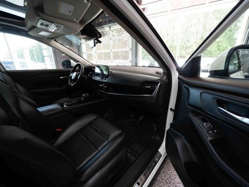 Used 2023 Nissan Rogue SL w/ SL Premium Package image 26