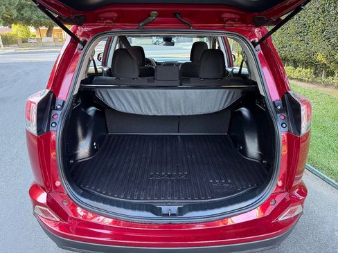 Used 2018 Toyota RAV4 LE w/ All Weather Liner Package FWD image 17