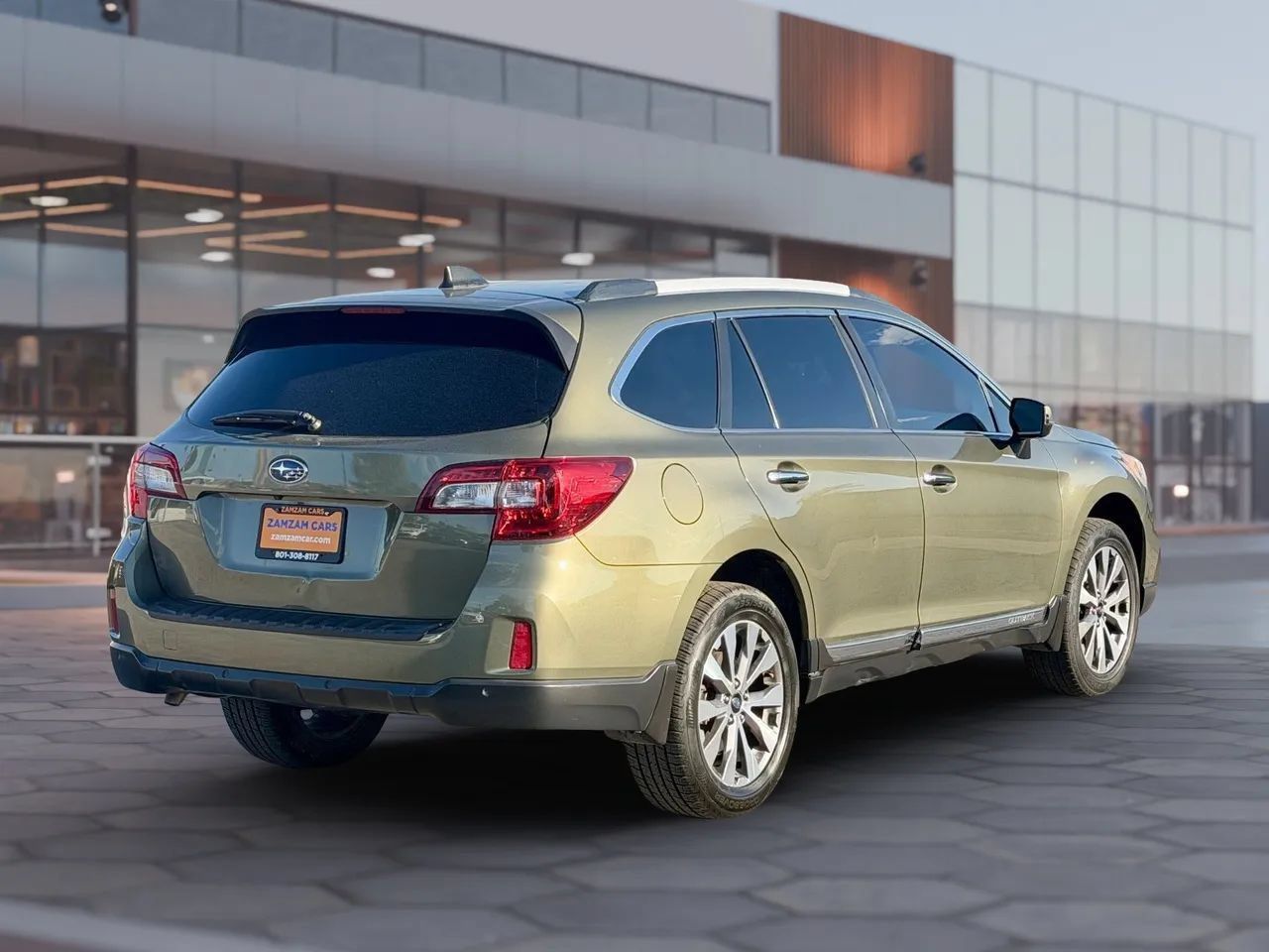 Used 2017 Subaru Outback 3.6R Touring AWD/4WD image 11