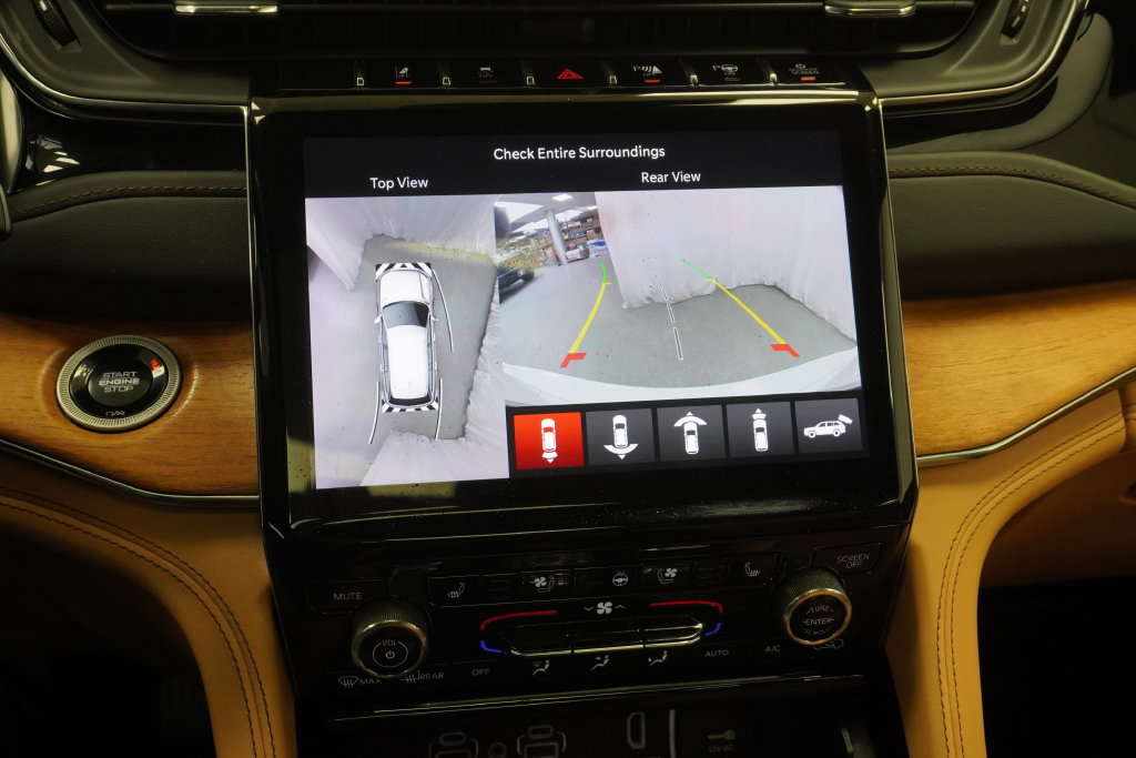 Used 2024 Jeep Grand Cherokee L Summit AWD/4WD image 29