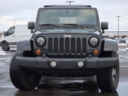Used 2013 Jeep Wrangler Unlimited Sahara image 14