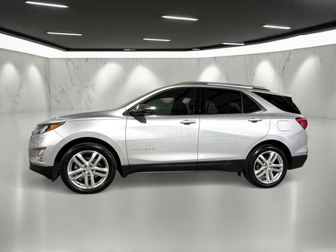 Used 2020 Chevrolet Equinox Premier image 2