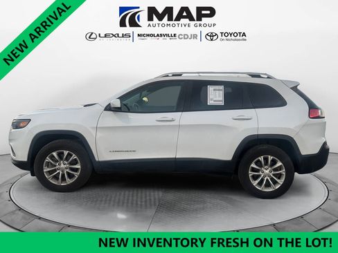 Used 2020 Jeep Cherokee Latitude w/ Cold Weather Group image 3
