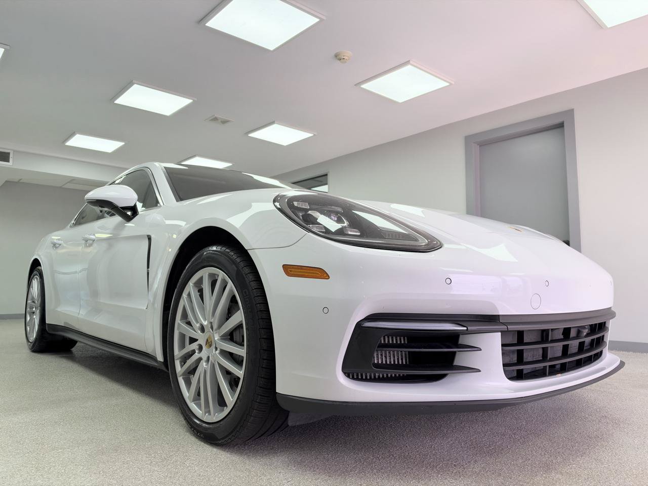 Used 2018 Porsche Panamera 4S AWD/4WD image 4