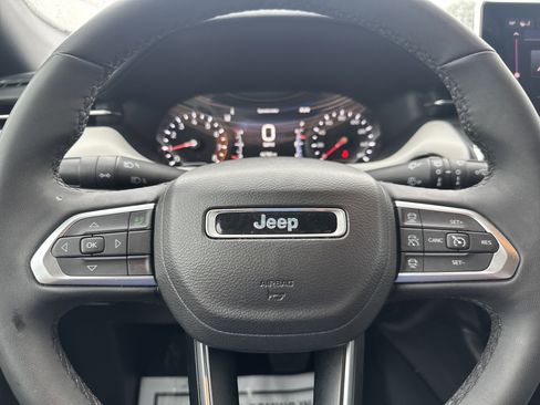 Used 2025 Jeep Compass Limited AWD/4WD image 11
