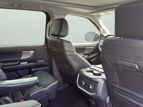 Certified 2025 Ford Expedition Platinum AWD/4WD image 29
