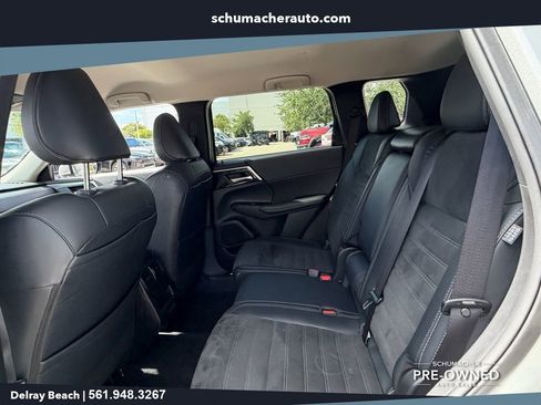 Used 2024 Mitsubishi Outlander FWD image 12