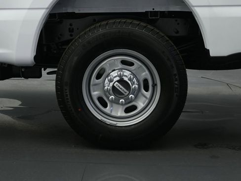 New 2026 Ford F250 XL w/ XL Chrome Package image 18