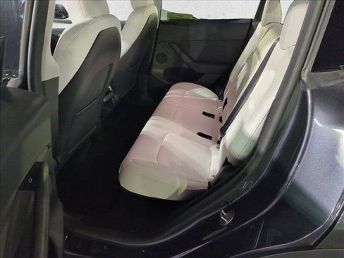 Used 2024 Tesla Model Y 2WD image 21