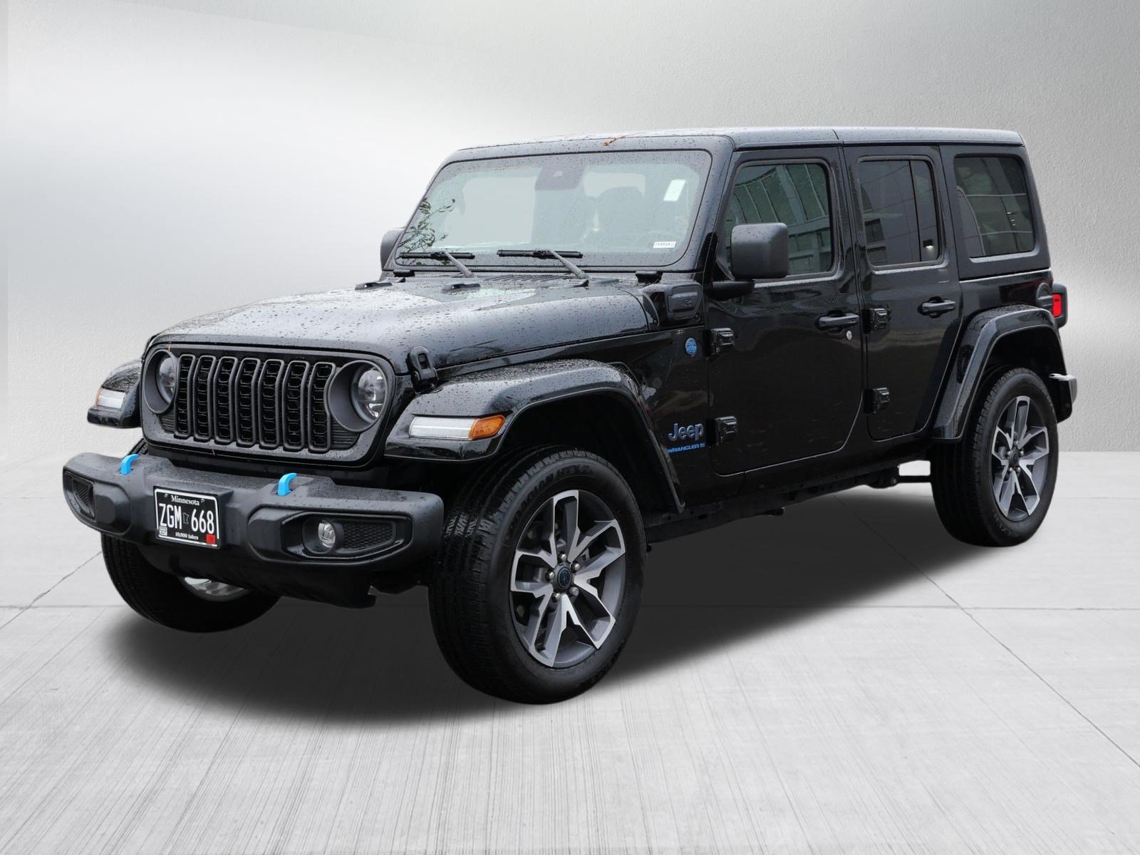 Used 2024 Jeep Wrangler Unlimited w/ Convenience Group AWD/4WD image 4