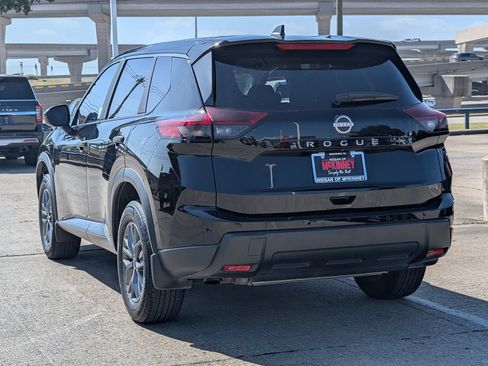 Certified 2025 Nissan Rogue S FWD image 4