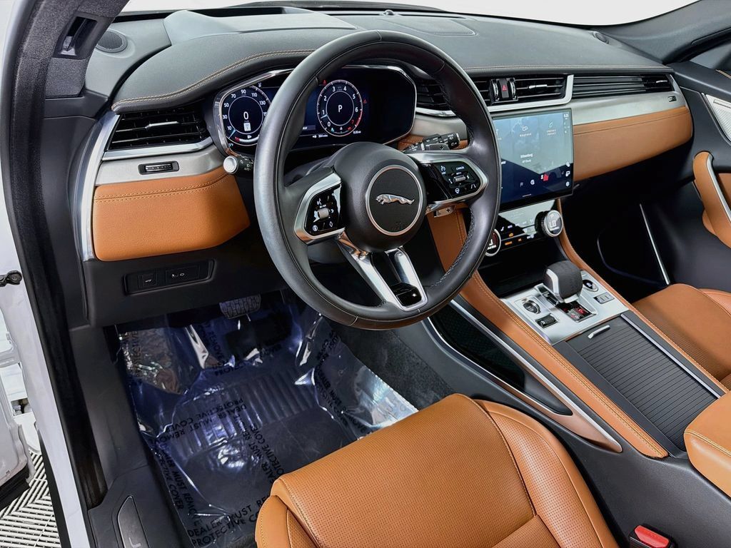Certified 2026 Jaguar F-PACE R-Dynamic S AWD/4WD image 9
