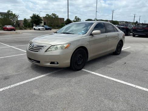 Used 2008 Toyota Camry XLE FWD image 1