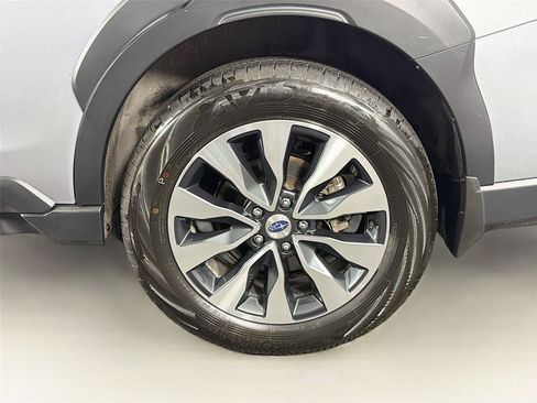 Used 2025 Subaru Outback Limited AWD/4WD image 36