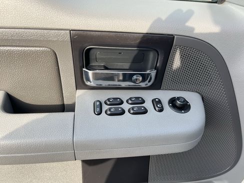 Used 2004 Ford F150 XLT image 16