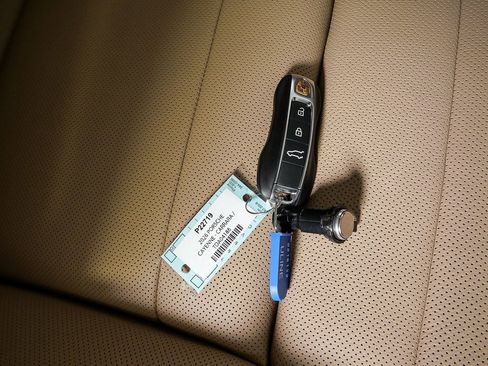 New 2026 Porsche Cayenne image 27