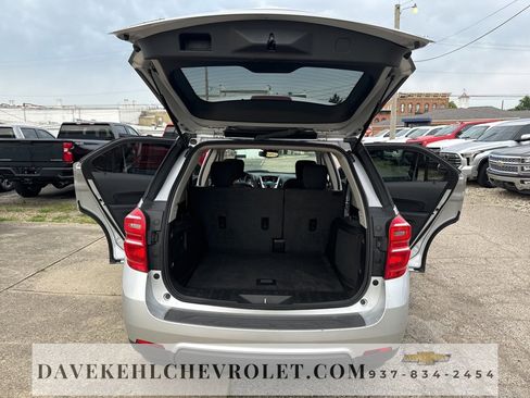 Used 2017 Chevrolet Equinox LT image 25