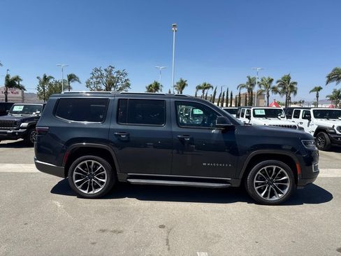 Used 2022 Jeep Wagoneer Series II w/ Premium Group I AWD/4WD image 9