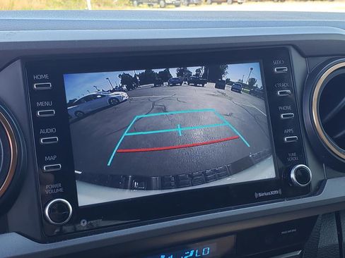 Used 2022 Toyota Tacoma TRD Sport image 23