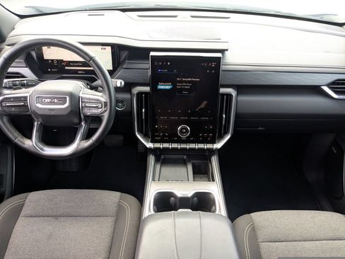 Used 2025 GMC Acadia Elevation FWD image 13