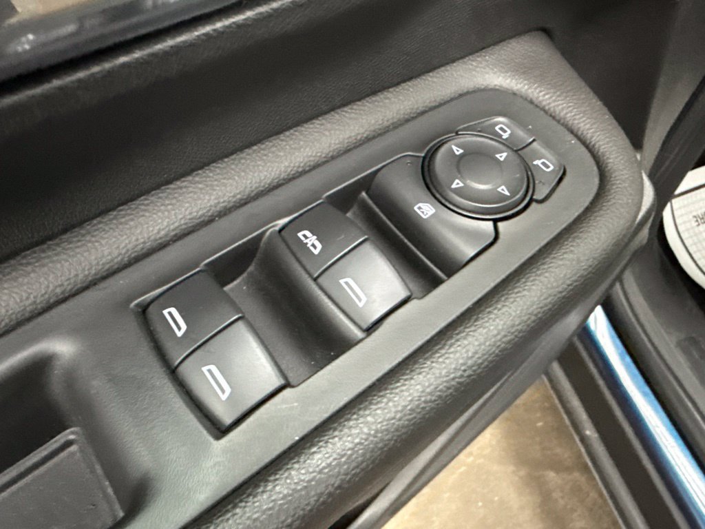 Used 2021 GMC Terrain SLE w/ Driver Convenience Package FWD image 21