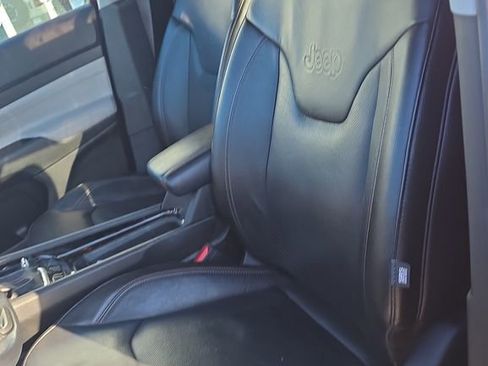 Used 2022 Jeep Compass Limited image 10