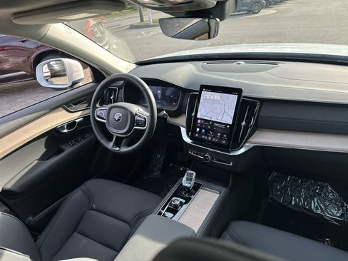 Used 2025 Volvo XC90 B6 Plus image 41