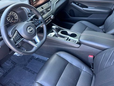 Used 2023 Nissan Altima 2.0 SR FWD image 9