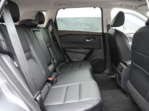 Used 2023 Nissan Rogue SV w/ SV Premium B Package AWD/4WD image 16