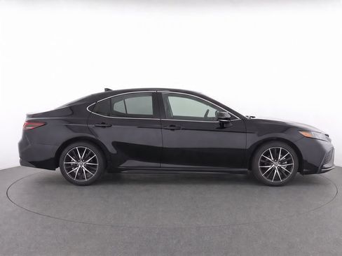 Used 2024 Toyota Camry SE FWD image 6