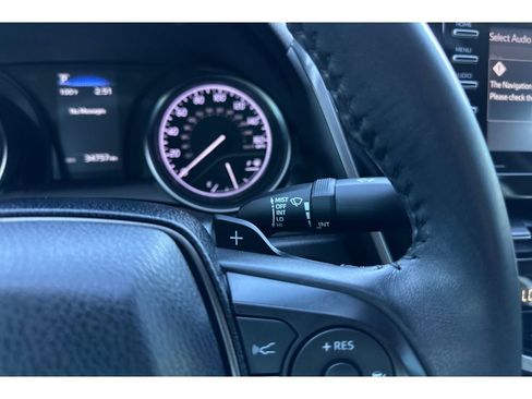 Used 2022 Toyota Camry SE image 37