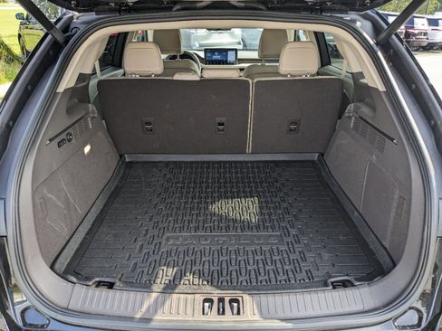 Certified 2023 Lincoln Nautilus Reserve w/ Equipment Group 201A image 14