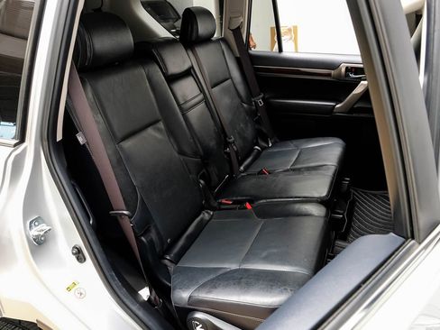 Used 2017 Lexus GX 460 image 32